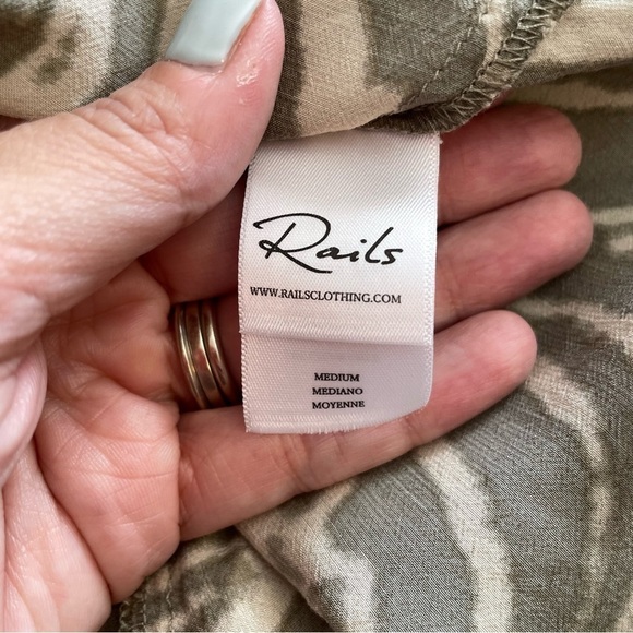 Rails Jasmine Safari Wild Cat Tiger Print Long Sleeve Dress Tan Cream Sz Medium - Picture 8 of 11